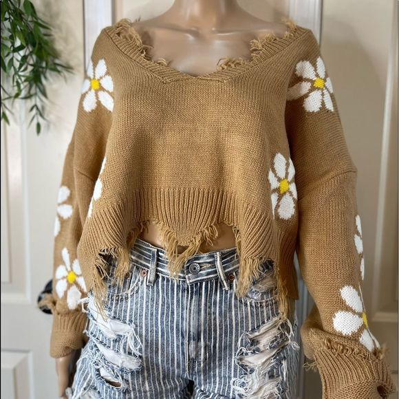 Just Polly Sweaters - Just Polly distressed cropped sweater XL